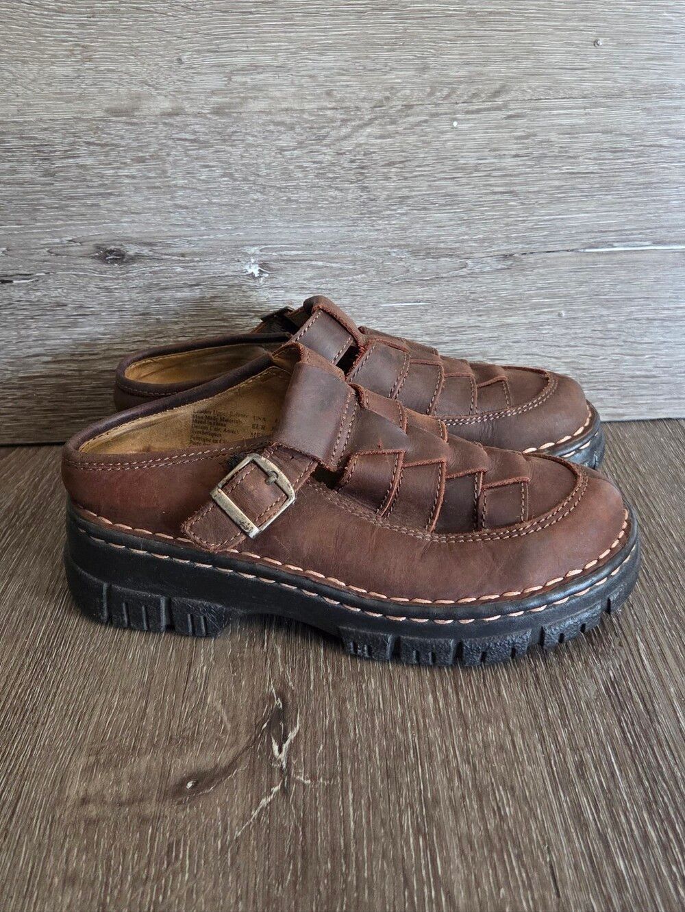 Vintage Predictions Women's Brown Leather Fisherman Clog with Buckle Size 6